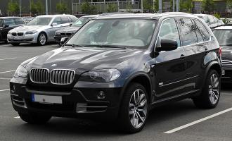 В Новой Москве у сотрудника Минобороны угнали BMW X5