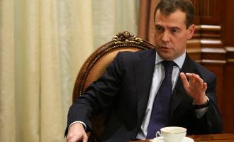 Дмитрий Медведев заставит россиян расплачиваться за услуги ЖКХ по предоплате