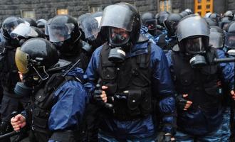 Кабмин Украины охраняют с помощью металлических щитов