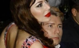 Николай Басков появился на публике с новой пассией
