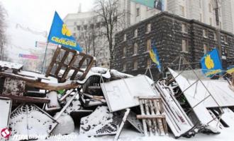 В Киеве «беркутовцы» и милиция разобрали баррикады митингующих