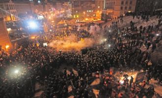 Ночью в Киеве «Беркут» и внутренние войска штурмовали Евромайдан