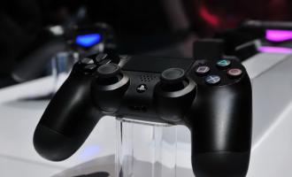 PlayStation 4 ��������� ��������� Xbox One �� ��������
