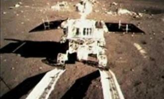 Опубликованы первые снимки с Луны, сделанные «Нефритовым зайцем»