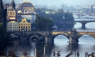 Из-за угрозы взрыва бомбы в Праге эвакуировано более тысячи человек