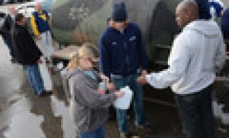 Пострадавшим от химикатов в США американцам доставлена питьевая вода, продолжаются работы по водоснабжению