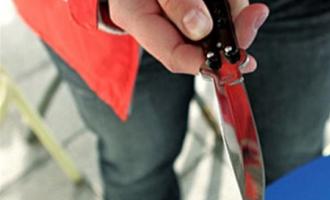 В Калачинске рецидивисты неудачно напали на таксиста, служившего в морской пехоте