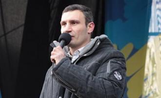 Виталий Кличко призвал украинский народ к решительному противостоянию власти