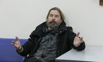 Лидера группы «Коррозия металла» задержали за скандал в аэропорту Новосибирска