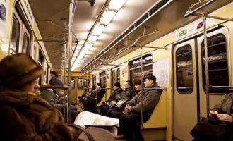 В вагоне московского метро у женщины украли пакет с 4 млн рублей