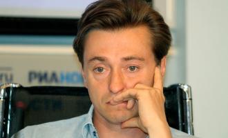 Сергей Безруков переживает из-за трагических событий в Киеве и не может смотреть Олимпиаду