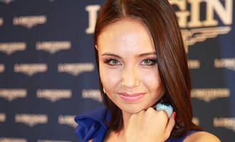 Ляйсан Утяшева показала, как быстро сделать плоский живот