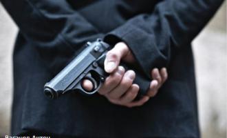 В спокойной Риге мужчина на выходных открыл стрельбу по людям в магазинах