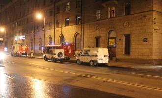 В Петербурге на пожаре в бизнес-центре погиб мужчина, 30 человек спасли