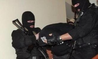 В петербургской квартире наркоконтроль изъял 30 кг амфетамина и задержал торговцев