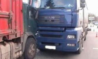 В Тульской области уставший водитель грузовика «MAN» врезался в 5 машин