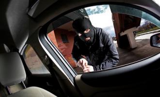 Грабители в Москве украли из иномарки бизнесмена 46 млн рублей
