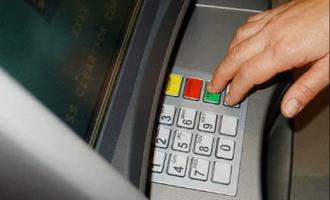 В Москве из супермаркета грабители вынесли банкомат с 3 млн рублей