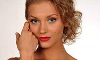 Кристина Асмус променяла дочь на светские вечеринки