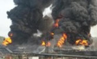 На китайском нефтеперабатывающем заводе взорвались три цистерны с сырой нефтью