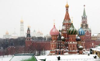 Москвичи увидели последний в этом году снег