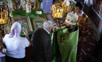В храме святого апостола и евангелиста Иоанна Богослова с. Бармаки встретили праздник Святой Троицы