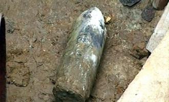 На своем участке один из жителей боснийской столицы Сараево откопал полутонную авиабомбу