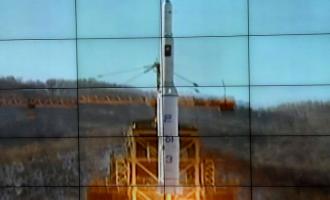 Правительство Японии: в сторону Японского моря направляются две баллистические ракеты