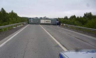 В Свердловской области мусоровоз протаранил рейсовый автобус с полусотней пассажиров