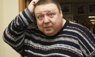 Актеру Александру Семчеву придется заплатить за разбитую витрину 60 тысяч рублей