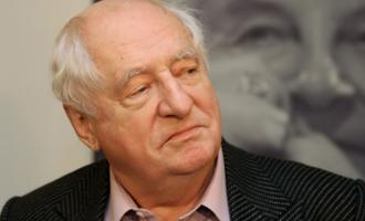 Режиссера Марка Захарова отвезли на лечение в Германию