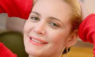 Актриса Алена Яковлева встречается с ухажером, который младше ее на 30 лет