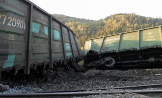 На Сахалине с рельсов сошел поезд: 17 человек пострадали, один – погиб