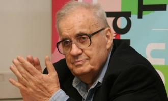 У режиссера Эльдара Рязанова перестали двигаться одна рука и нога