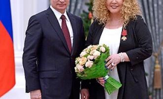 Алла Пугачева и Игорь Крутой получили ордена от президента