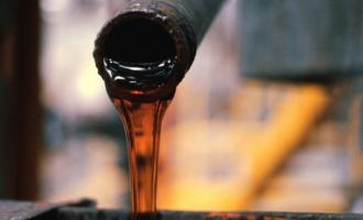 На торгах за баррель нефти марки Brent предлагают меньше 50 долларов