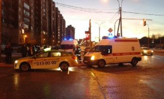 Петербургский таксист наехал на мать с маленьким ребенком