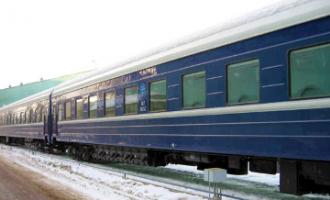Инцидент на западе Москвы: пассажирский поезд насмерть сбил девушку