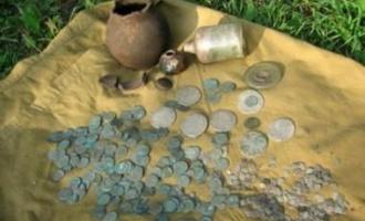 В израильской пещере спелеологи нашли древний клад из монет и украшений