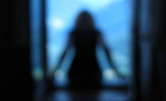 В Улан-Удэ женщина выбросилась из окна вместе с маленькой дочкой