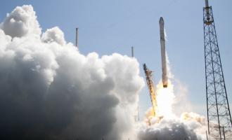 Новости космоса: американской SpaceX не смог посадить на место первую ступень ракеты-носителя Falcon 9