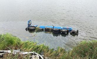 ДТП в Тверской области: после столкновения с грузовиком в водохранилище затонул бензовоз