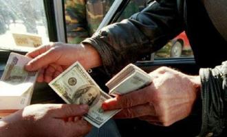Мошенник под предлогом обмена валюты похитил у клиентов банка $180 тысяч