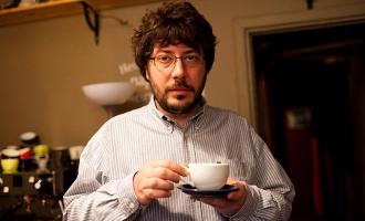 Дизайнер Артемий Лебедев должен выплатить ветерану 1 млн руб. за морельный ущерб
