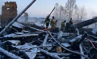 На пожаре в многоквартирном доме в Ярославской области погибли четыре ребенка