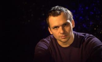 Актер Алексей Янин после лечения в Германии вернулся в Москву