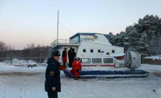 В Финском заливе провели успешную операцию по спасению рыбаков
