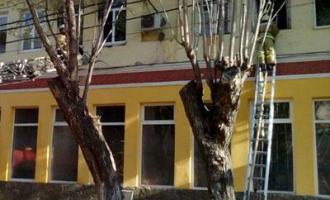 ЧП в Астрахани: загорелся двухэтажный дом, эвакуировали порядка ста жильцов