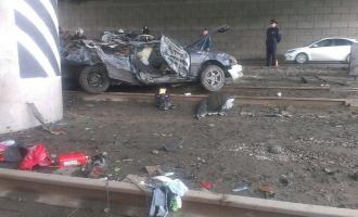 ДТП в Омске: иномарка врезалась в бетонную лестницу, погибли три женщины и ребенок