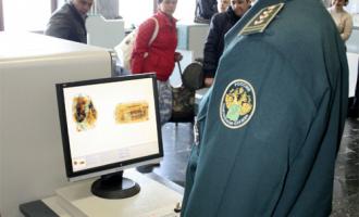 В Москве таможенники нашли нелегальных предметов роскоши на 12,5 миллиарда рублей